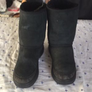 ultra revival genuine shearling short boot